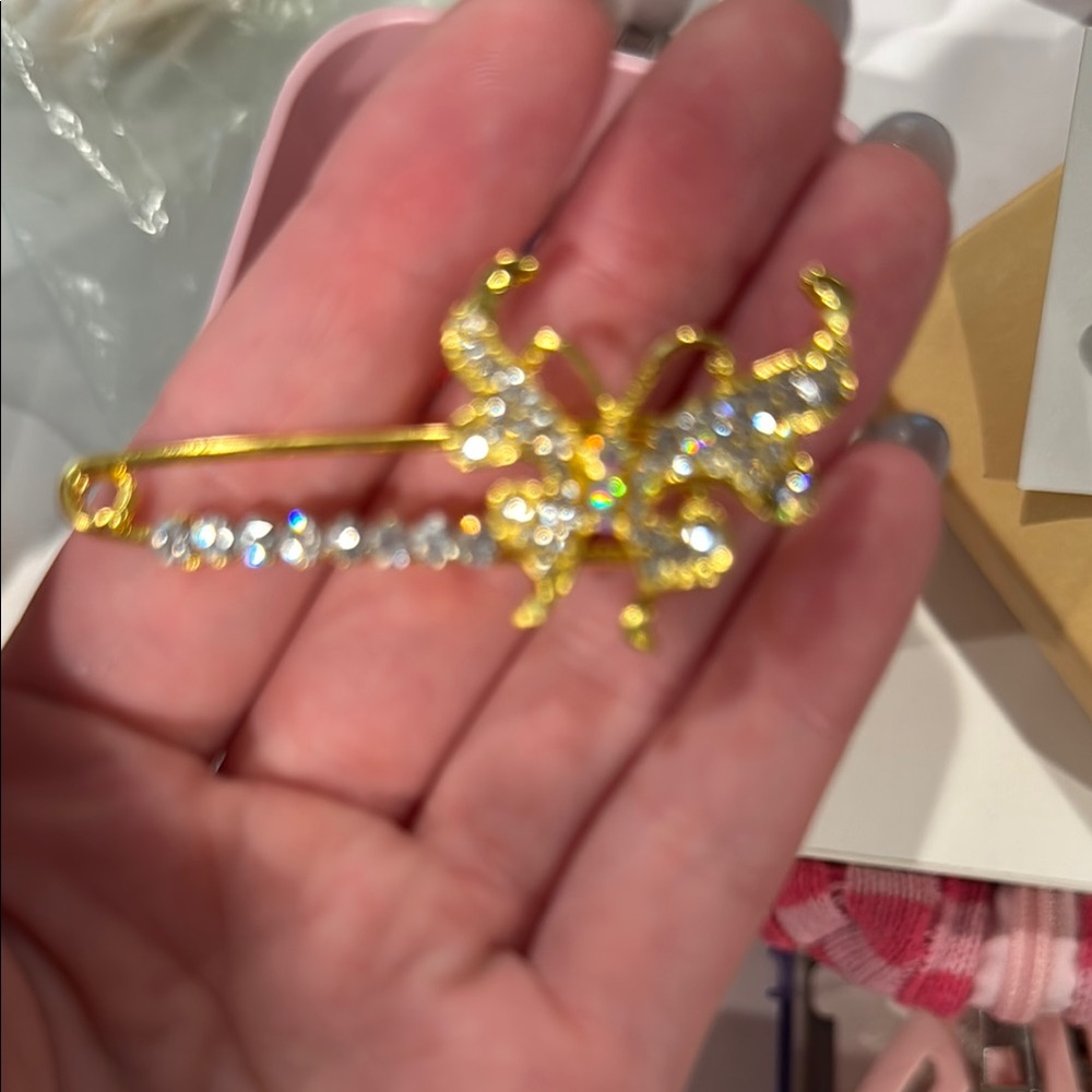 Elegant Gold Butterfly Brooch